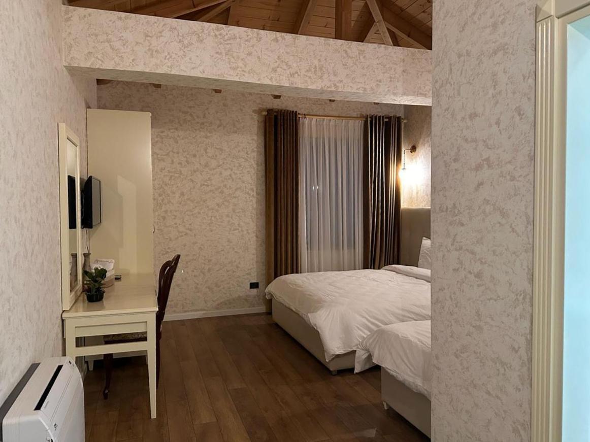 Agroturizem Eldi Hotell Fier Exteriör bild