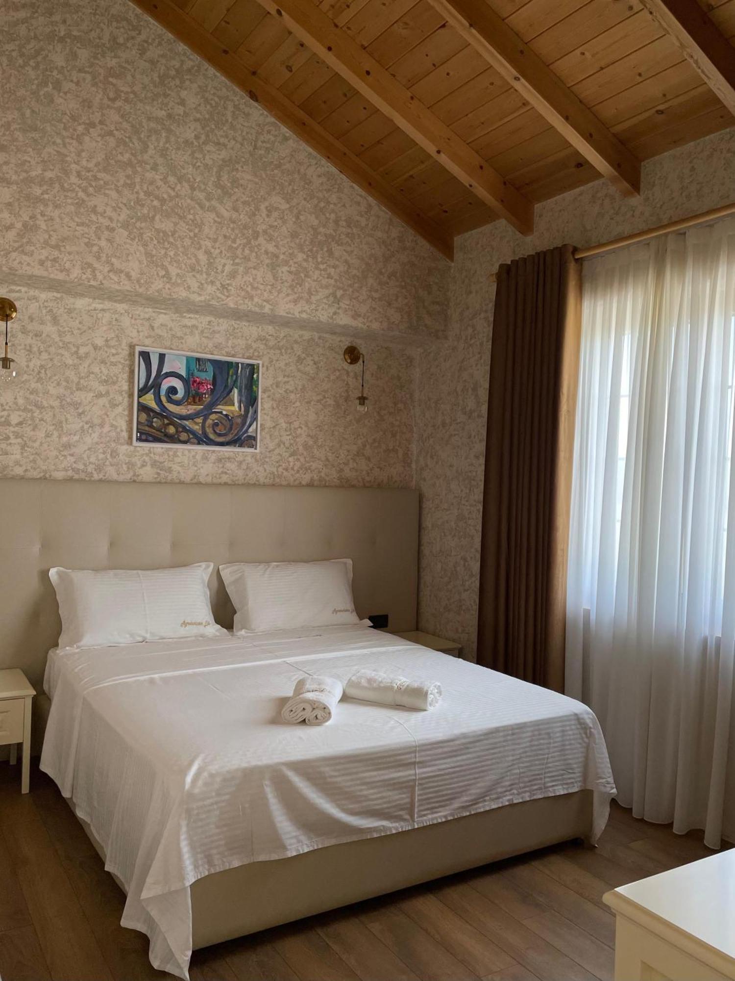 Agroturizem Eldi Hotell Fier Exteriör bild